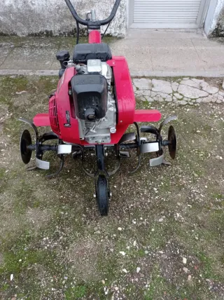 Motoazada seminueva, cuchillas recién puestas,