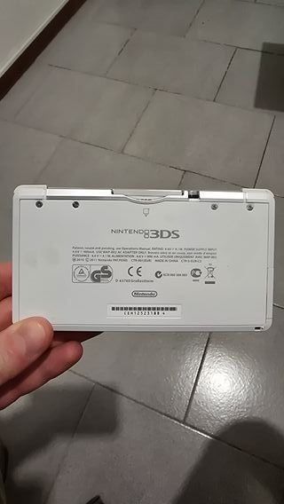 Nintendo 3DS Bianca + Caricatore Originale