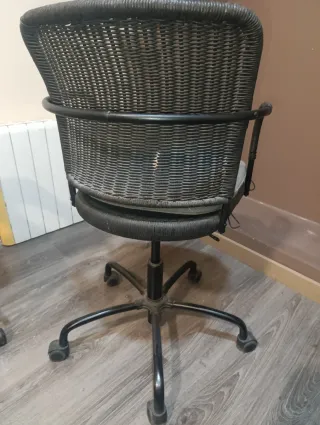 Silla de oficina con ruedas