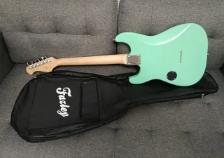 2 Guitarras Eléctrica Fazley