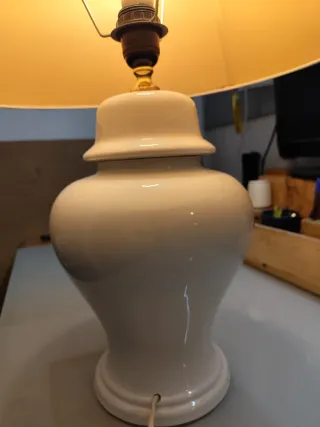 Lámpara de mesa cerámica y tela