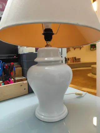 Lámpara de mesa cerámica y tela