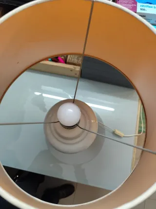 Lámpara de mesa cerámica y tela