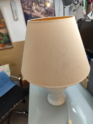 Lámpara de mesa cerámica y tela