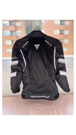 Casco Moto MT con Doble Visor, Guates y Chaqueta