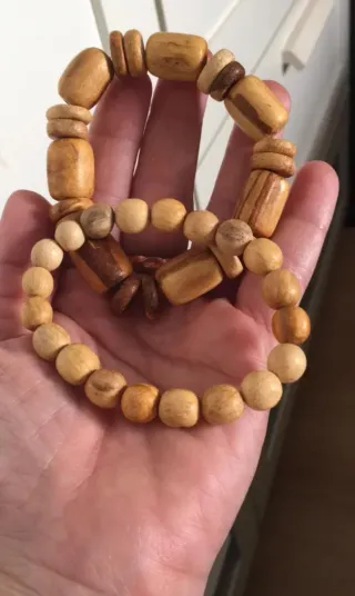 Pulseras de palo santo nuevas
