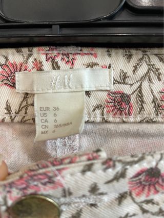 Pantaloncini corti fantasia stile coquette