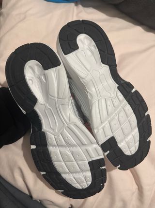 Zapatillas New Balance Mujer Plata y Blanco