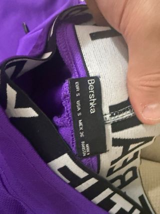 Pantalones cortos Bershka negros con grafitis