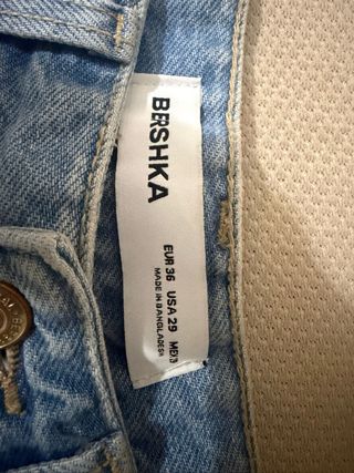 Pantalones cortos Bershka negros con grafitis