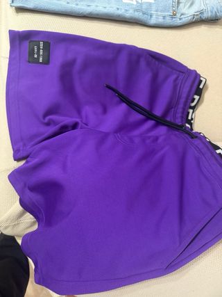 Pantalones cortos Bershka negros con grafitis