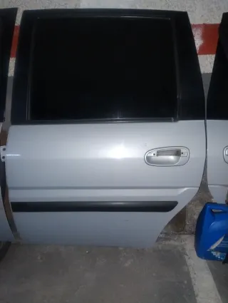 Puerta Trasera Derecha e izquierda Hyundai Matrix