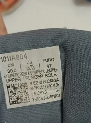 Zapatillas Asics grises y verdes Talla 47