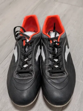 Botas de tacos Joma para césped artificial