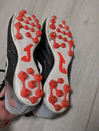 Botas de tacos Joma para césped artificial