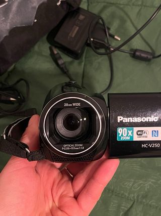 Panasonic HC-V250 Full HD Camcorder + Tarjeta SD