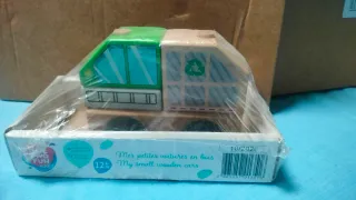 Camión de basura de madera