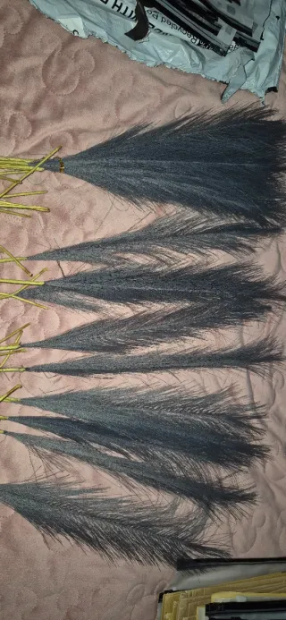 Plumas decorativas grises para jarrón