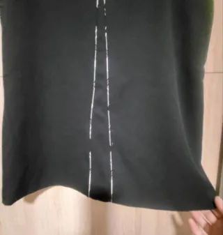 Falda negra Picotazos