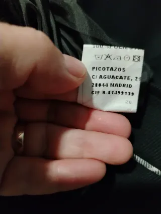 Falda negra Picotazos