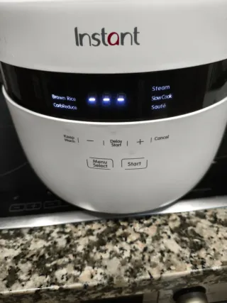 Olla Arrocera y Vaporera Instant Pot 2.8L