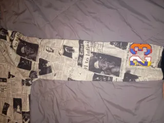 Sudadera Jordan con estampado de periódico