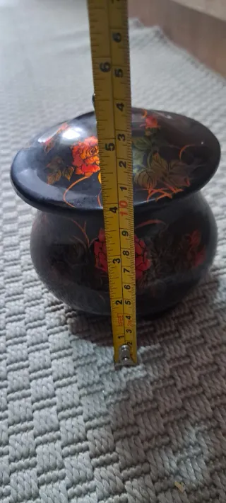 Caja antigua decorada con rosas