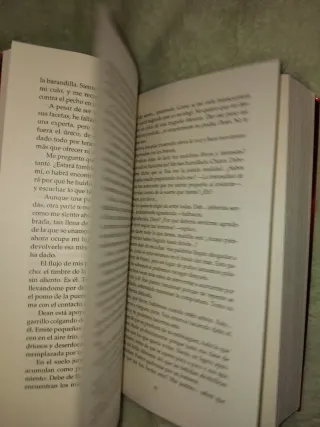 Acelerando en rojo ( romance oscuro y erotismo)