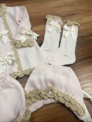 Conjunto bebé niña rosa y beige. Talla 12 meses.