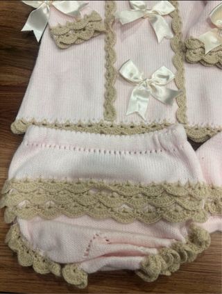 Conjunto bebé niña rosa y beige. Talla 12 meses.