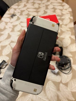 Nintendo Switch OLED Ed. Zelda + Funda