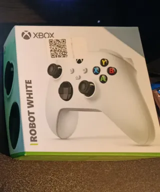 Mando Xbox Series Robot White