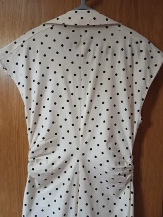 Vestido Zara blanco lunares manga corta