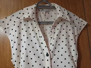 Vestido Zara blanco lunares manga corta