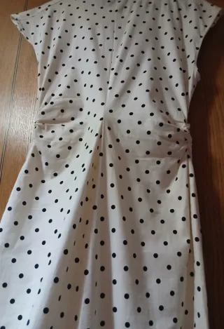 Vestido Zara blanco lunares manga corta