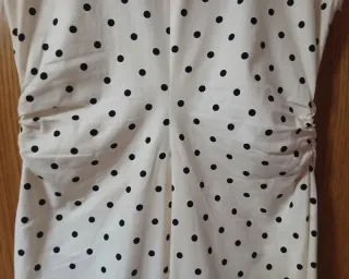 Vestido Zara blanco lunares manga corta