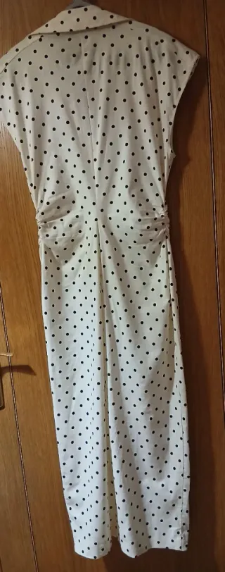Vestido Zara blanco lunares manga corta
