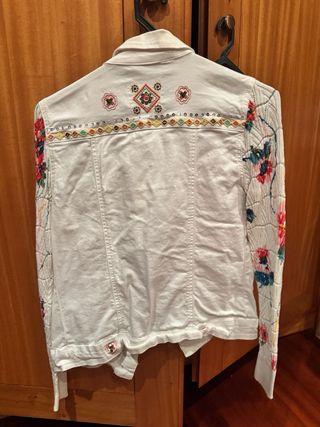 Casaco Desigual bordado tamanho S