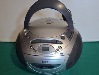 Sanyo MCD Z75M, CD Player Stereo Radio Cassette
