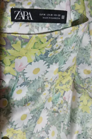 Falda satinada estampada flores