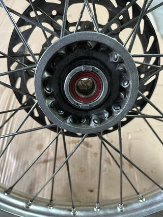 Rueda/ Llanta delantera 21’