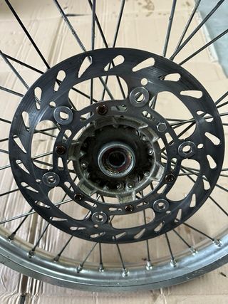 Rueda/ Llanta delantera 21’