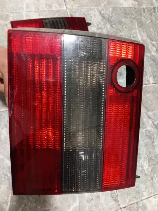 Pilotos Traseros Passat B4 (Dcho. e Izq.)