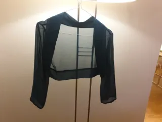 Conjunto de vestido halter, fular y torera