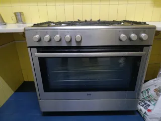 Cocina de gas con horno 5 fuegos