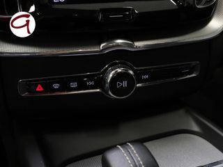 Volvo XC60 T6 Recharge R-Design AWD Auto 250 kW (340 CV)