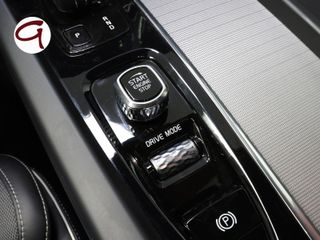 Volvo XC60 T6 Recharge R-Design AWD Auto 250 kW (340 CV)