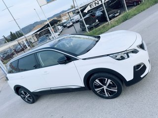Peugeot 5008 2021