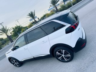 Peugeot 5008 2021
