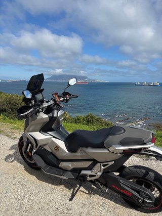 Honda X-adv 750